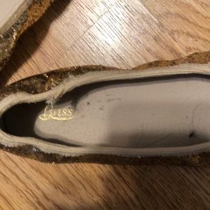 Bass Shoes - Gold glitter flats. Size 4 Bass Shoes - Gold glitter flats. Size 4
